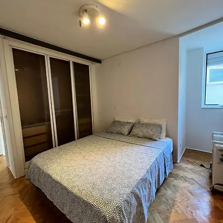 Apartment Centre Very And Big Flats *